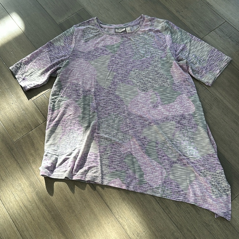 Logo. Brand new! Never worn! So cute!